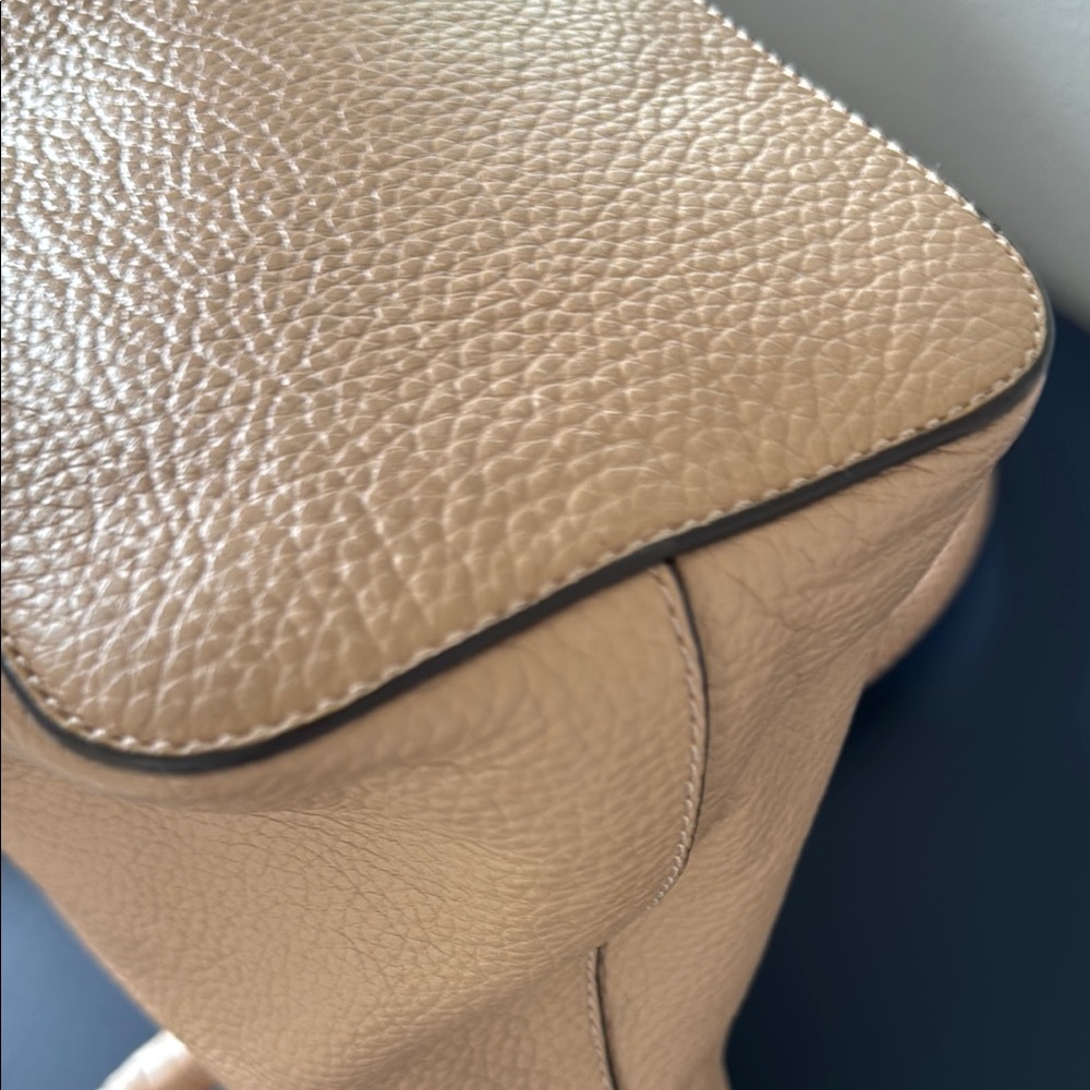 Tory Burch Tan Shoulder Bag with Adjustable Strap - Picture 6 of 11